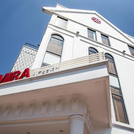 เดอมิรา โฮเต็ล Hotel สุราบายา ภายนอก รูปภาพ