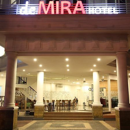 เดอมิรา โฮเต็ล Hotel สุราบายา ภายนอก รูปภาพ