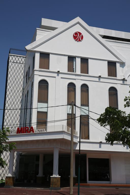 เดอมิรา โฮเต็ล Hotel สุราบายา ภายนอก รูปภาพ