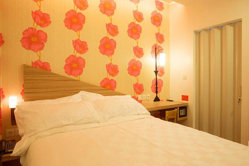 เดอมิรา โฮเต็ล Hotel สุราบายา ภายนอก รูปภาพ